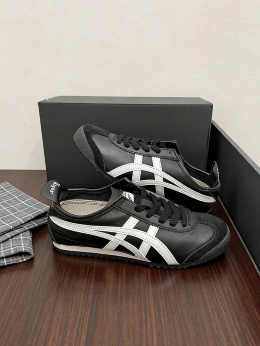 Onitsuka Tiger Mexico 66 Retro Casual Sneakers Women's